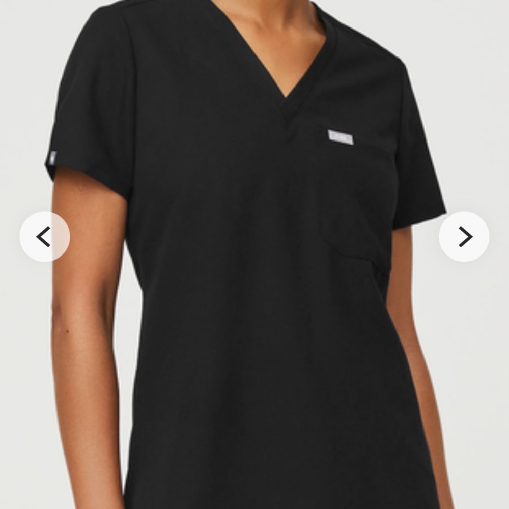 Figs scrub top